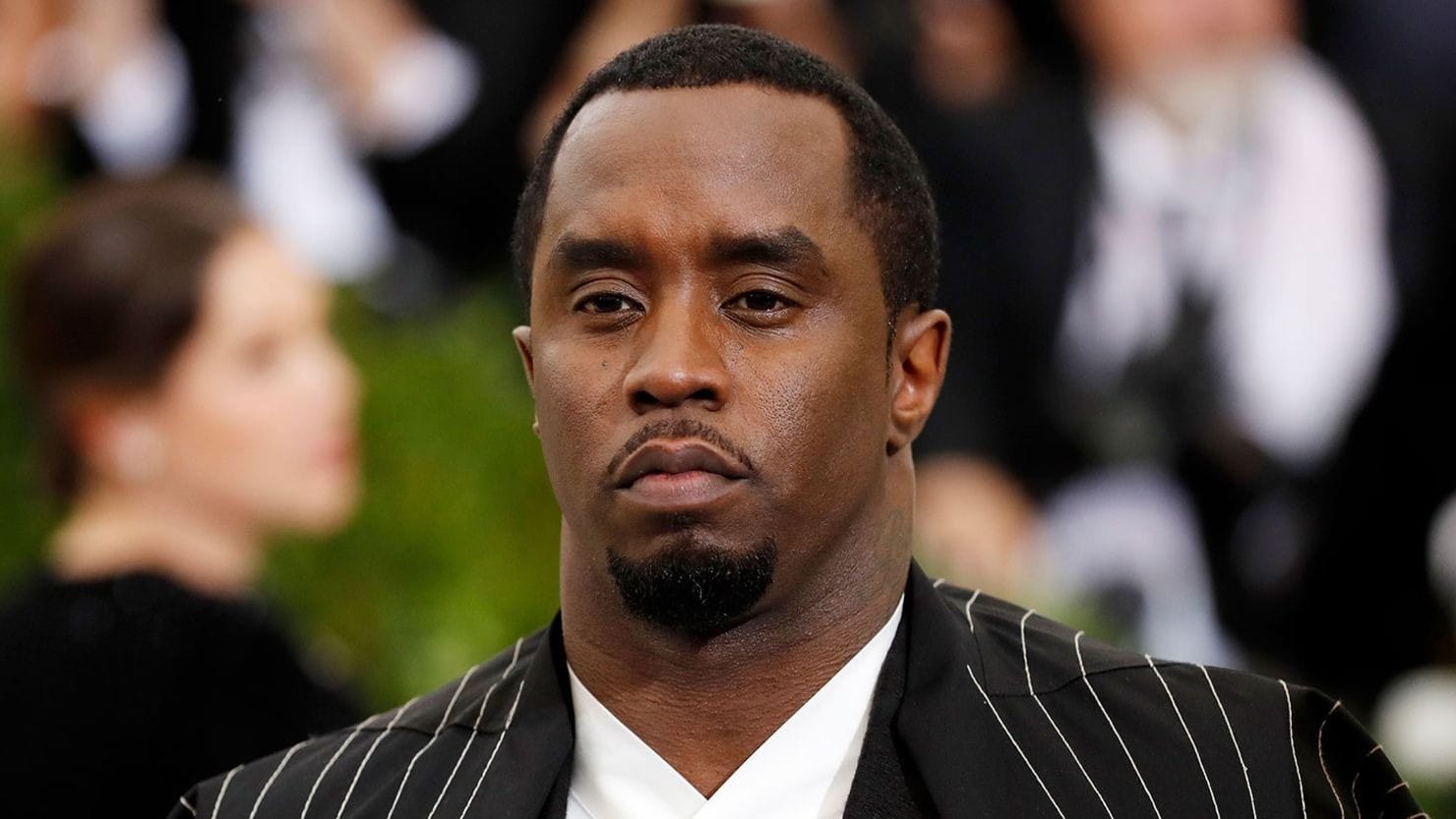 Diddy bị còng chân tại tòa