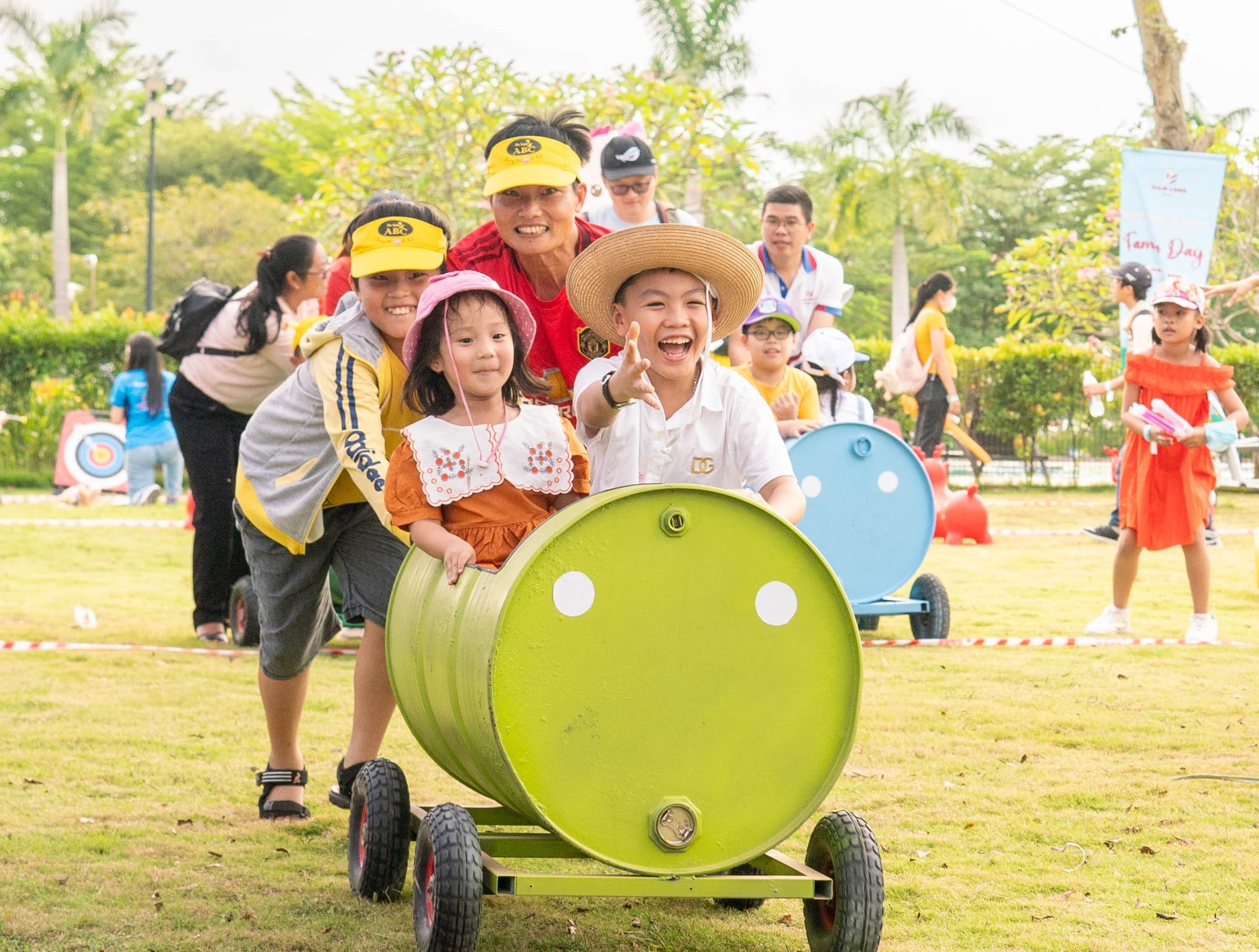 Trải nghiệm muôn sắc màu tại thành phố bên sông Waterpoint