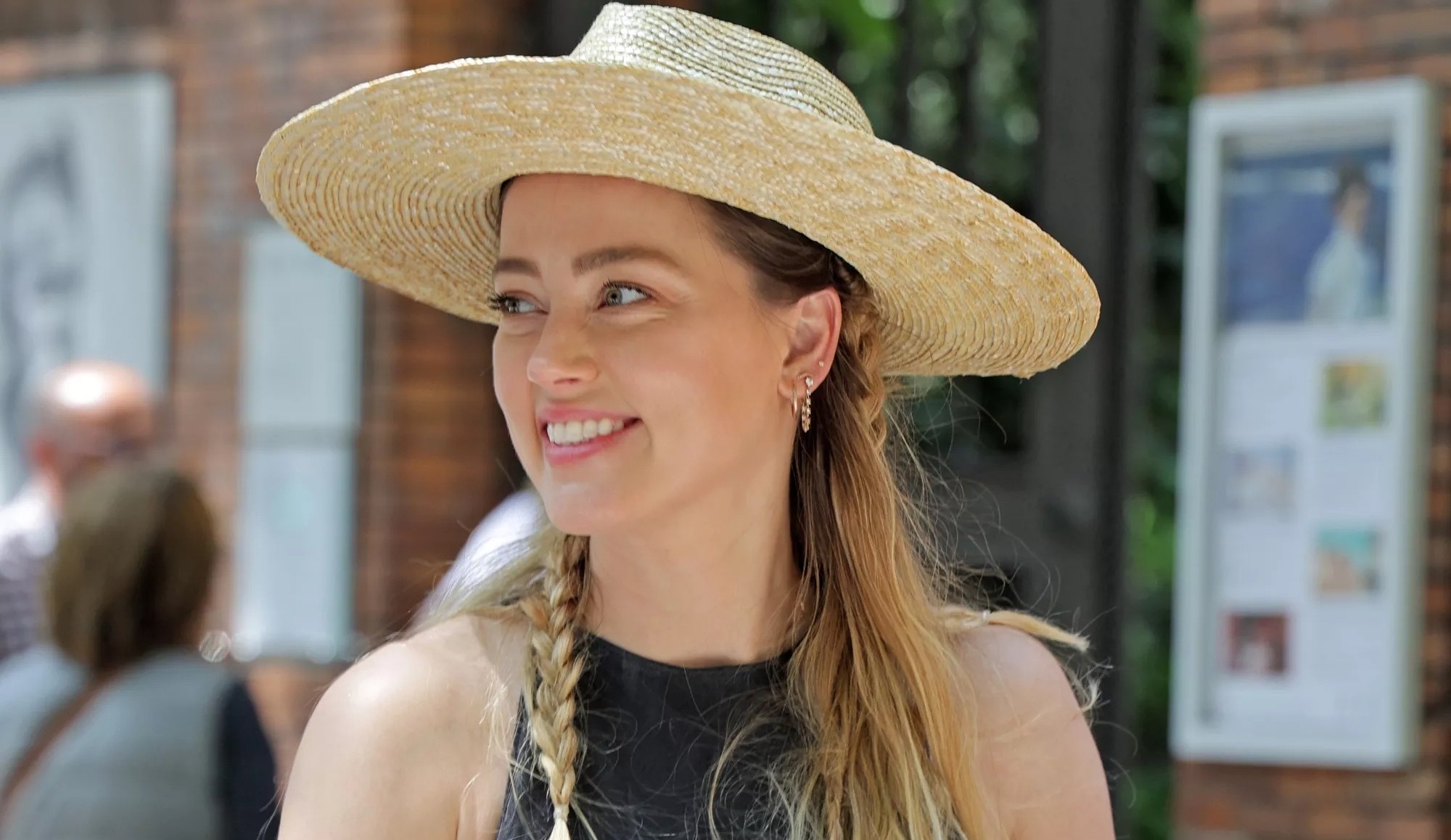 Amber Heard sắp có con thứ hai