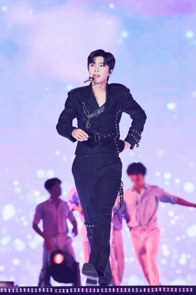 Nam ca sĩ hàng đầu showbiz bị tịch thu nhà vì nợ thuế Ảnh 3