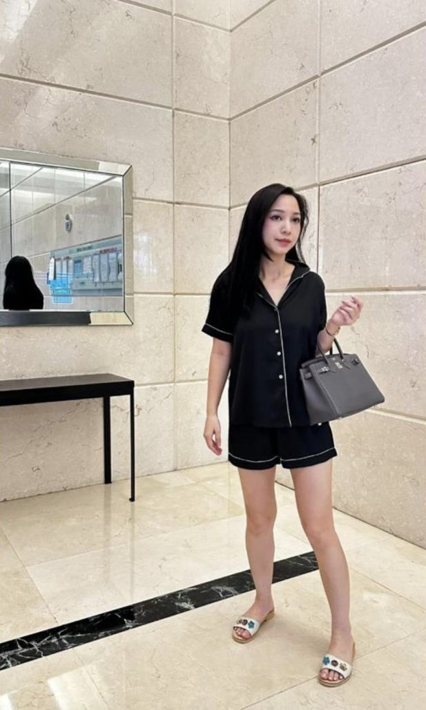 Hannah Olala chạy khỏi chung cư với chiếc túi Hermes
