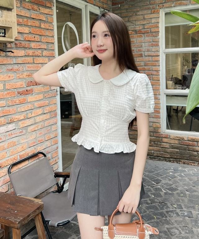 Áo sơ mi trắng cách điệu giúp nàng nâng tầm phong cách công sở mùa hè- Ảnh 7.