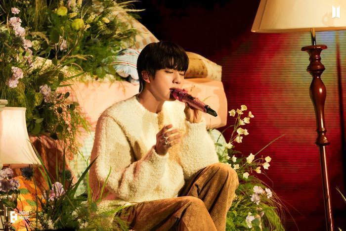 BTS chưa thể tổ chức chuyến lưu diễn trong năm 2025 vì anh cả Jin? Ảnh 1