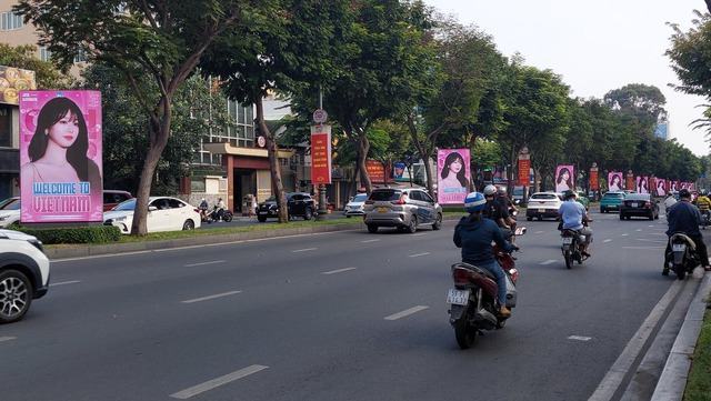 Cộng đồng fan Jang Won Young tại Việt Nam 'nhuộm hồng' các cung đường để đón thần tượng