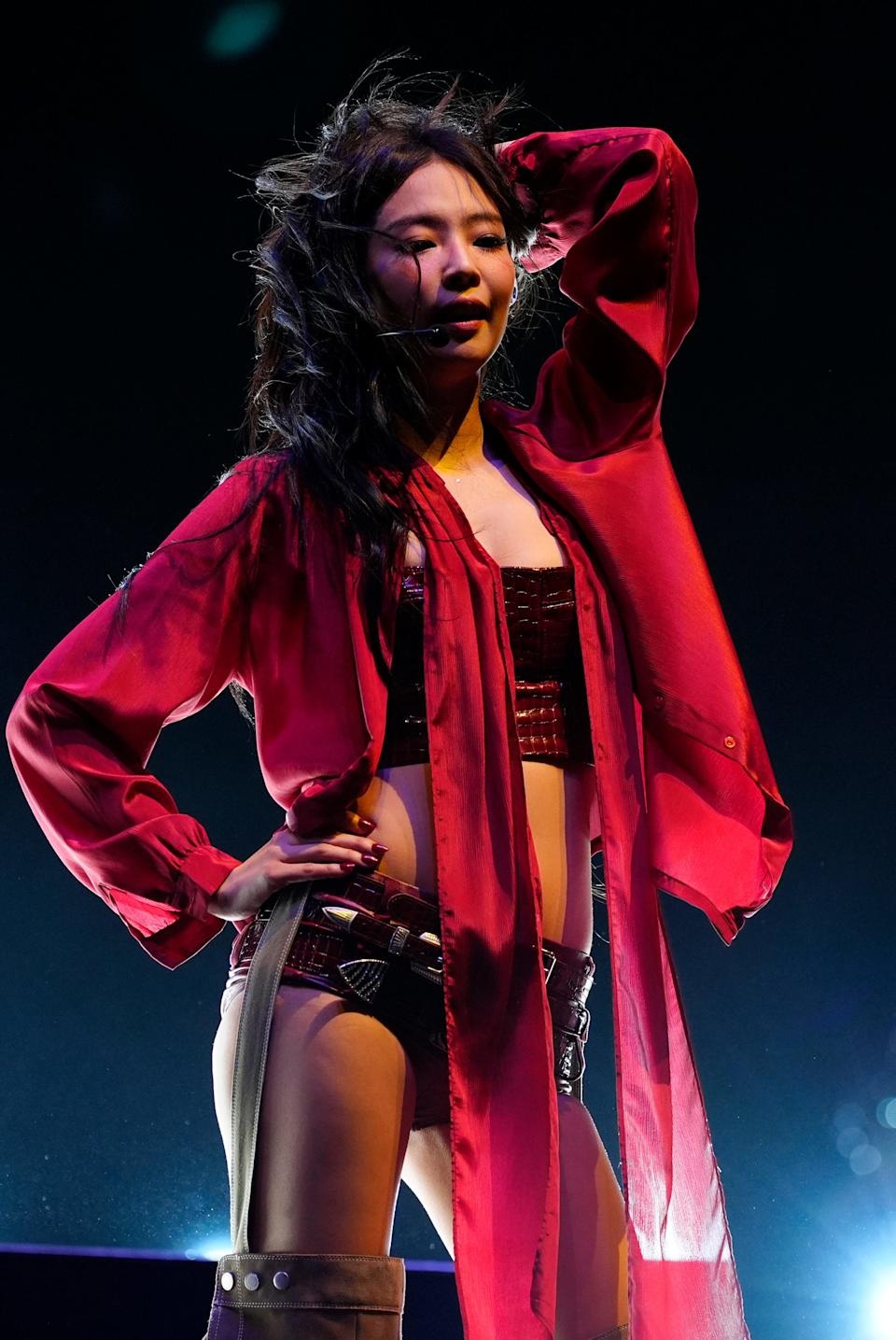 Jennie đã làm gì để mang về 328 tỷ đồng cho hãng thời trang tại Coachella? - 4