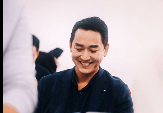 Hứa Vĩ Văn là một nghệ sĩ tài hoa.