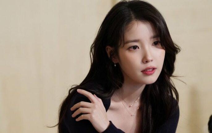 IU ‘bùng nổ’ cảm xúc khi YouTube chạm mốc 10 triệu fan