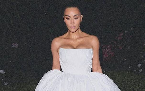 Kim Kardashian lọt top tỷ phú nhờ thương hiệu thời trang đình đám