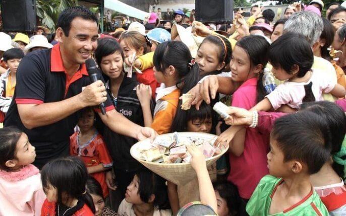 NS Quyền Linh bị tố ‘bội tín’ sau scandal quảng cáo sữa Ovisure Gold