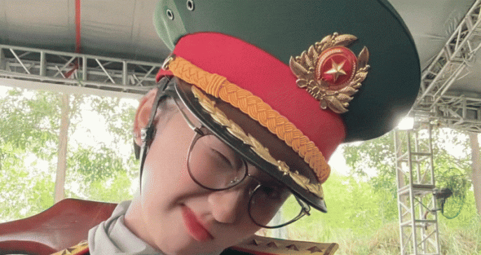 Nữ quân nhân Nguyễn Thu Quỳnh gây sốt với nụ cười ‘tỏa nắng’ đu trend TikTok