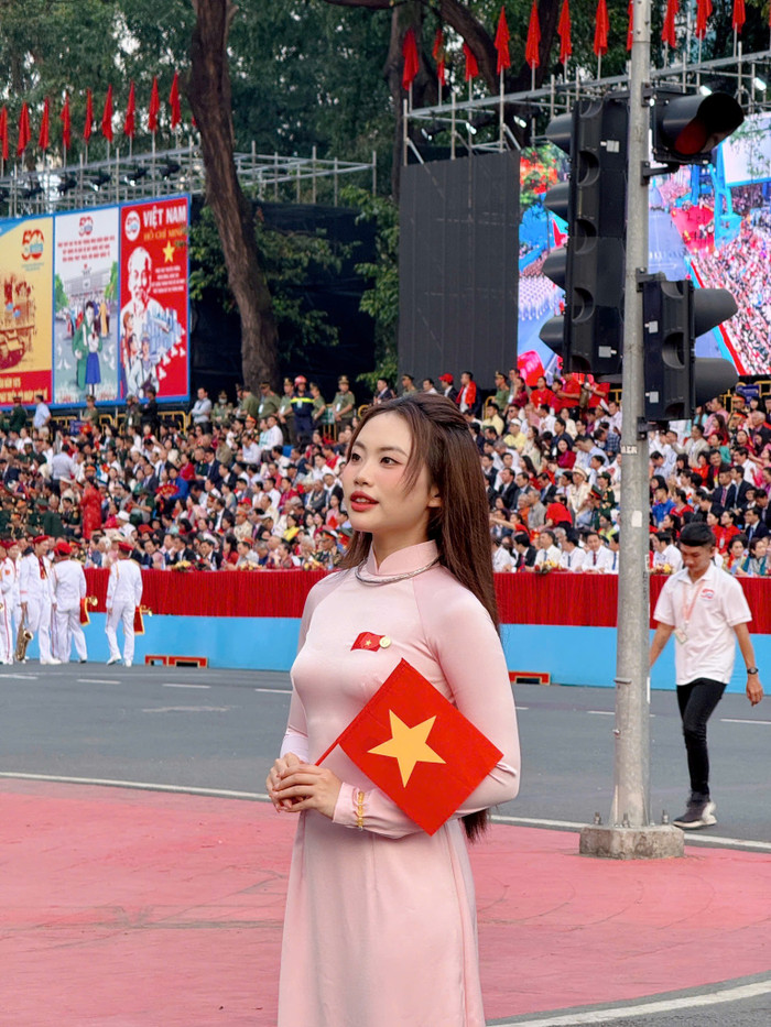 Phương Mỹ Chi bị mất đồ khi đi diễn Ảnh 3