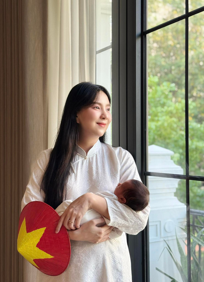 Mai Ngọc sinh con trai đầu lòng chào đời ở tuổi 35.