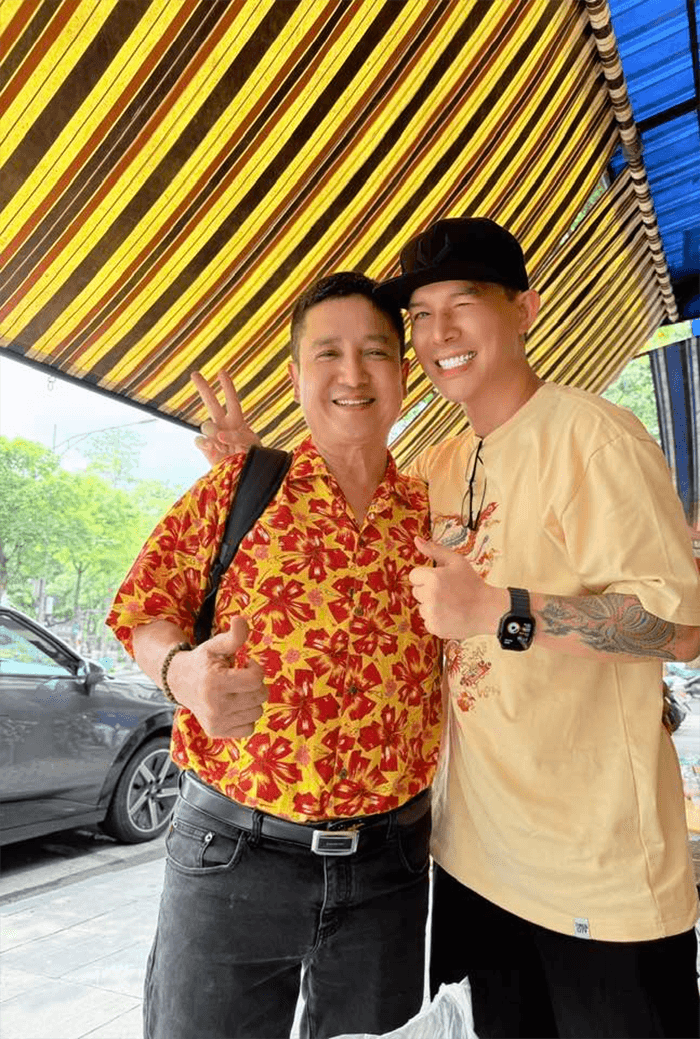 Thời gian này, Nathan Lee dành thời gian cho bản thân, thăm bạn bè, đồng nghiệp trước khi có đêm nhạc đánh dấu sự trở lại chính thức vào tối 31/5 tại Hà Nội.