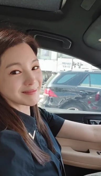 Á hậu Jung Ga Eun nỗ lực kiếm sống bằng nghề lái taxi sau khi đổ vỡ hôn nhân.