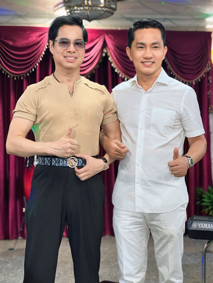 Danh ca Ngọc Sơn và ông Hồ Nhân là những người anh em thân thiết.