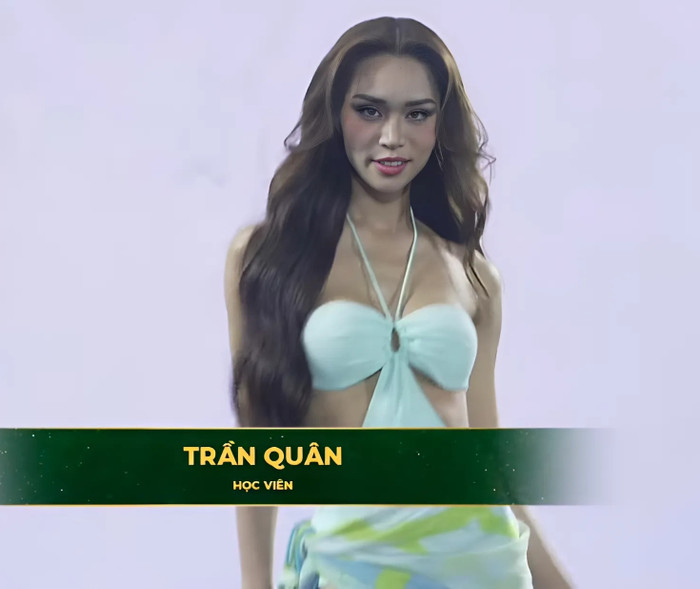 Thí sinh Nguyễn Cao Minh Anh bị MC đọc nhầm tên thành Trần Quân. (Ảnh chụp màn hình)