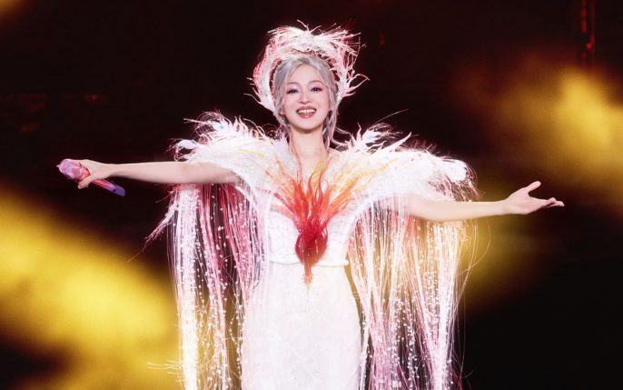 Angela Chang: Ngã giữa sân khấu nhưng đứng dậy đầy bản lĩnh