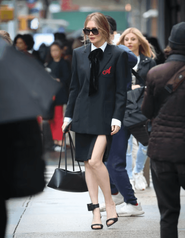 Anna Delvey: Từ thánh lừa đảo đến người mẫu được nhiều nhà mốt săn đón - 1 Anna Delvey: Từ thánh lừa đảo đến người mẫu được nhiều nhà mốt săn đón - 1