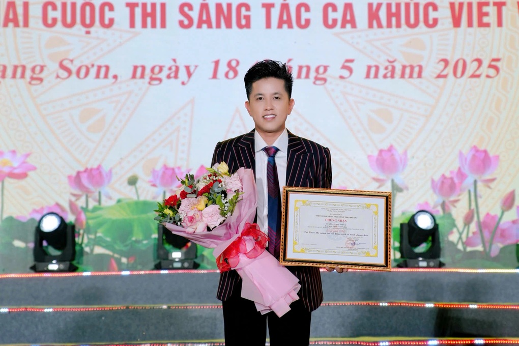Nhạc sĩ Mai Trần Lâm nhận hai giải thưởng