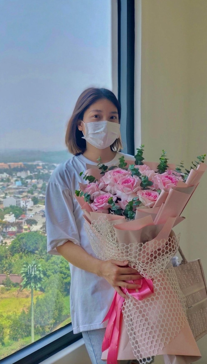 Được biết căn nhà Hoà Minzy mua cho trợ lý có thể lên tới tiền tỷ.