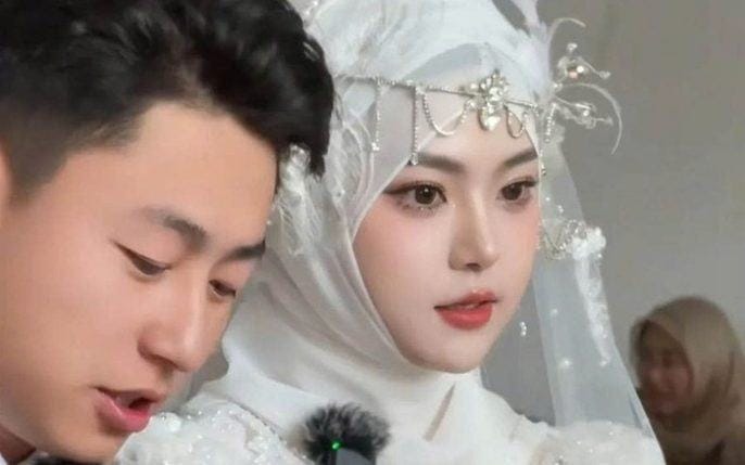 Cô dâu Trung Quốc đẹp như AI gây bão mạng xã hội