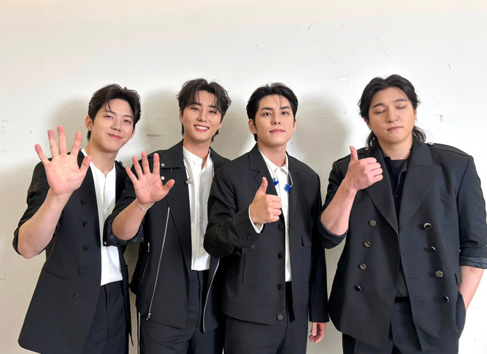 Không vũ đạo cũng chẳng hiệu ứng tối tân, DAY6 vẫn lập kỷ lục tại KSPO DOME Ảnh 4