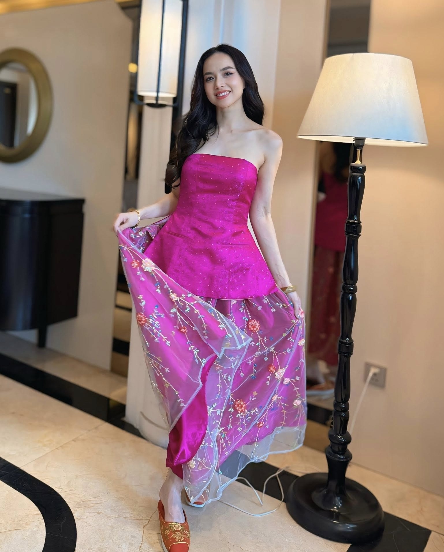Đinh Ngọc Diệp: Từng là Hoa khôi Tây Đô, giờ viên mãn bên đạo diễn trăm tỷ - 5
