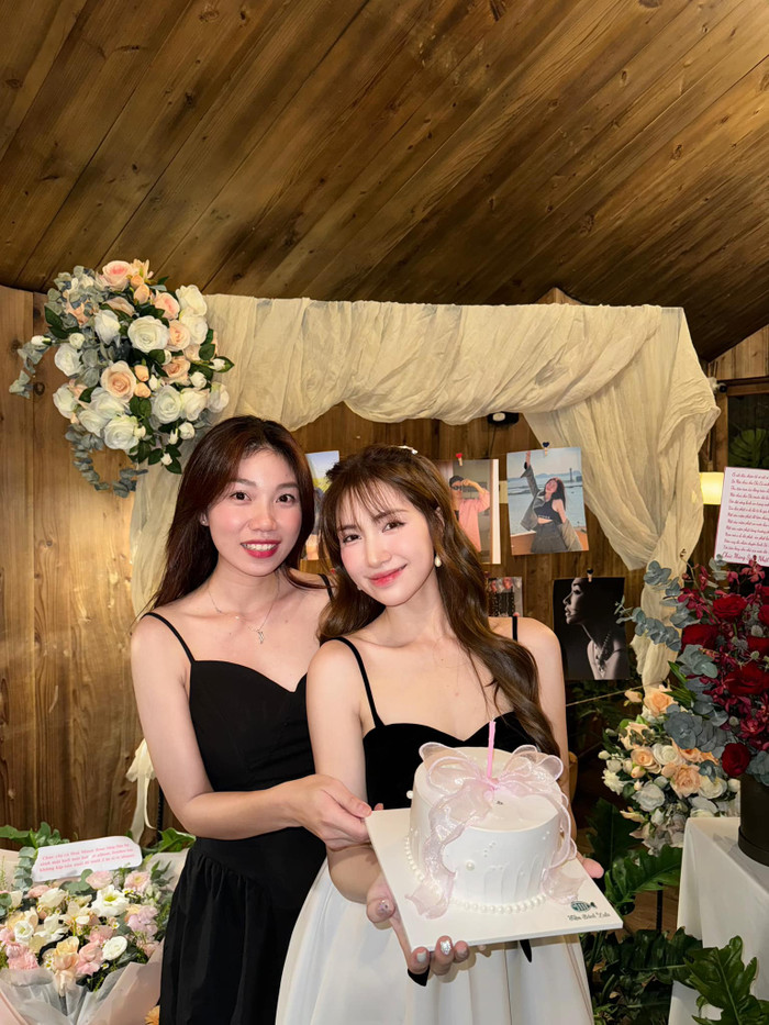 Trợ lý Tuyền Rose đã gắn bó với Hoà Minzy trong 5 năm qua.
