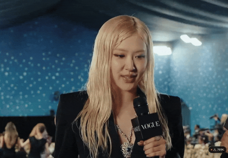Rosé tiếp tục trả lời theo hướng đó