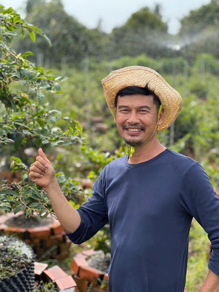 Tiết Cương cho biết anh được mời quảng cáo sữa, thực phẩm chức năng nhưng từ chối vì thấy không đảm bảo cho người tiêu dùng.