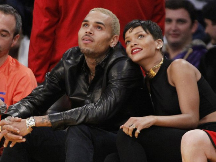 Nam ca sĩ từng hành hung Rihanna bị bắt giữ Ảnh 3