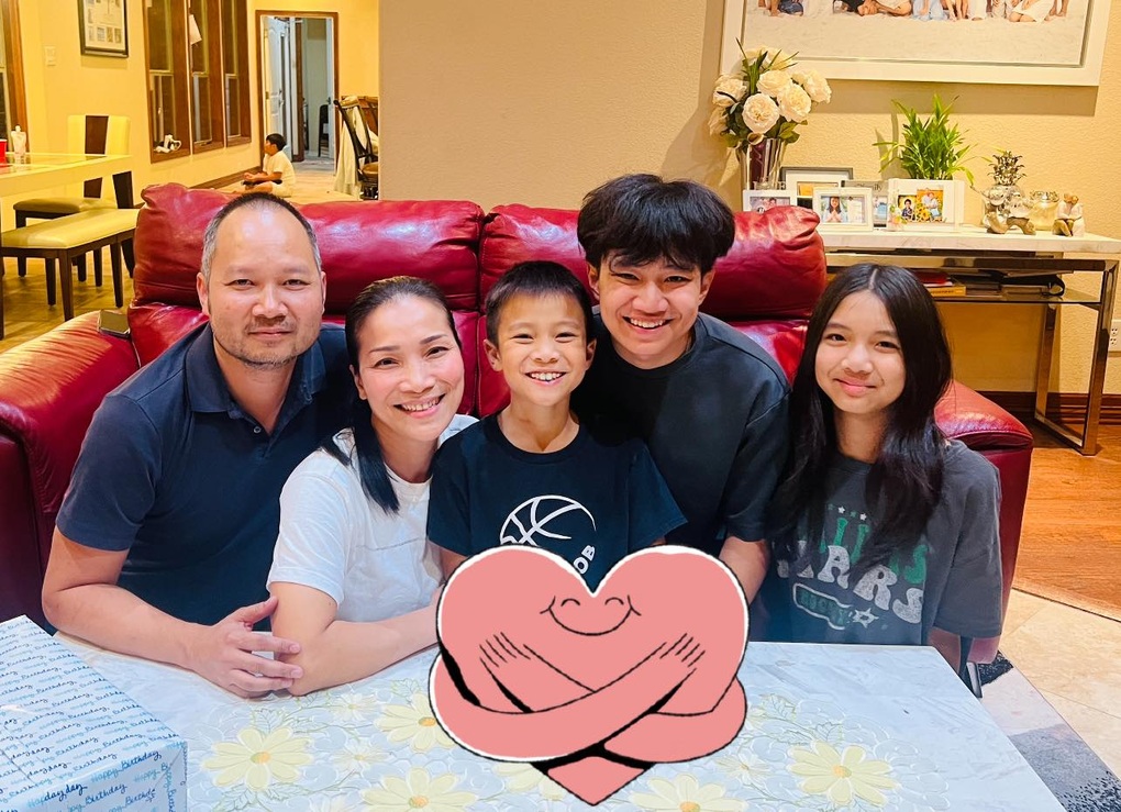 Tổ ấm viên mãn của Hồng Ngọc