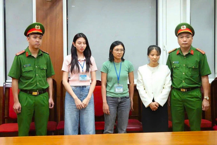Hoa hậu Thùy Tiên bị khởi tố