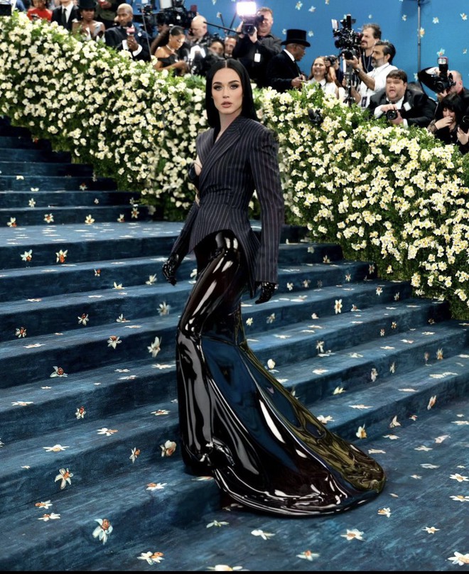 Loạt ảnh được làm bằng đồ hoạ AI khiến rất nhiều người nghĩ rằng Katy Perry thực sự xuất hiện tại Met Gala 2025.