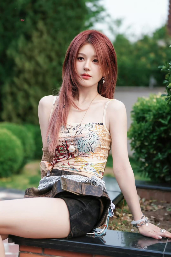 Triệu Lộ Tư sở hữu vẻ đẹp nổi bật so với dàn nghệ sĩ đồng trang lứa ở trong giới showbiz Hoa ngữ.