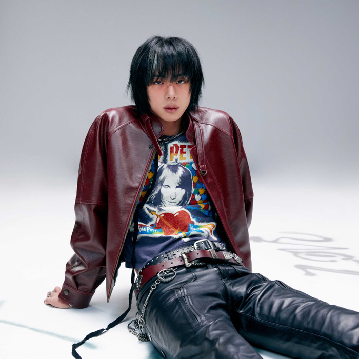 Jin (BTS) 'soán ngôi' Lisa với album thứ hai trong sự nghiệp solo Ảnh 2