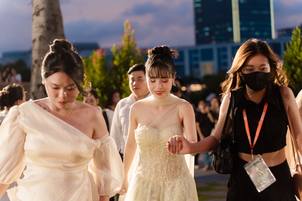 Ca nương Kiều Anh đắt show sau Chị đẹp, được chồng ủng hộ hết mình - 1 Ca nương Kiều Anh đắt show sau Chị đẹp, được chồng ủng hộ hết mình - 1
