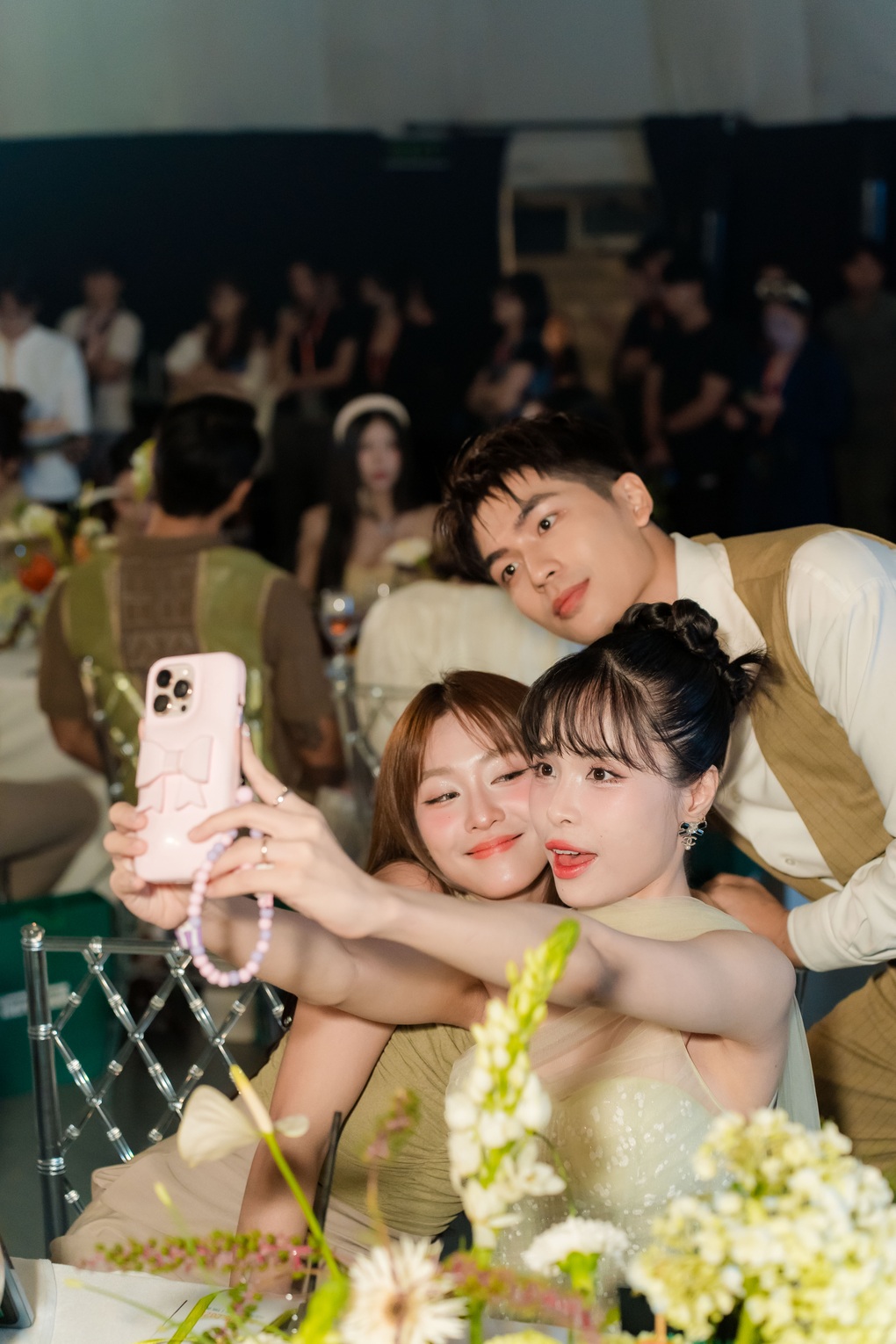 Ca nương Kiều Anh đắt show sau Chị đẹp, được chồng ủng hộ hết mình - 3 Ca nương Kiều Anh đắt show sau Chị đẹp, được chồng ủng hộ hết mình - 3