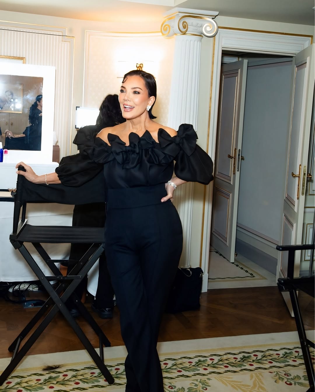 Hình ảnh của bà Kris tại Paris