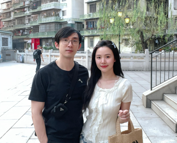 Midu và Minh Đạt trong chuyến đi Trung Quốc.