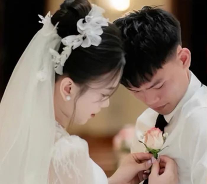 Khán giả hoang mang trước tin Hồ Văn Cường đính hôn Ảnh 2