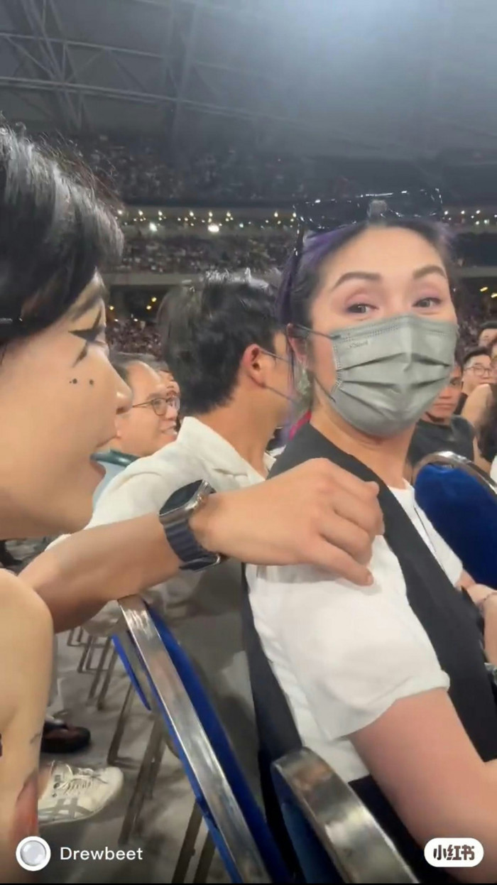 Nữ ca sĩ gạo cội Hồng Kông bị làm phiền tại concert Lady Gaga, dân mạng bức xúc Ảnh 2
