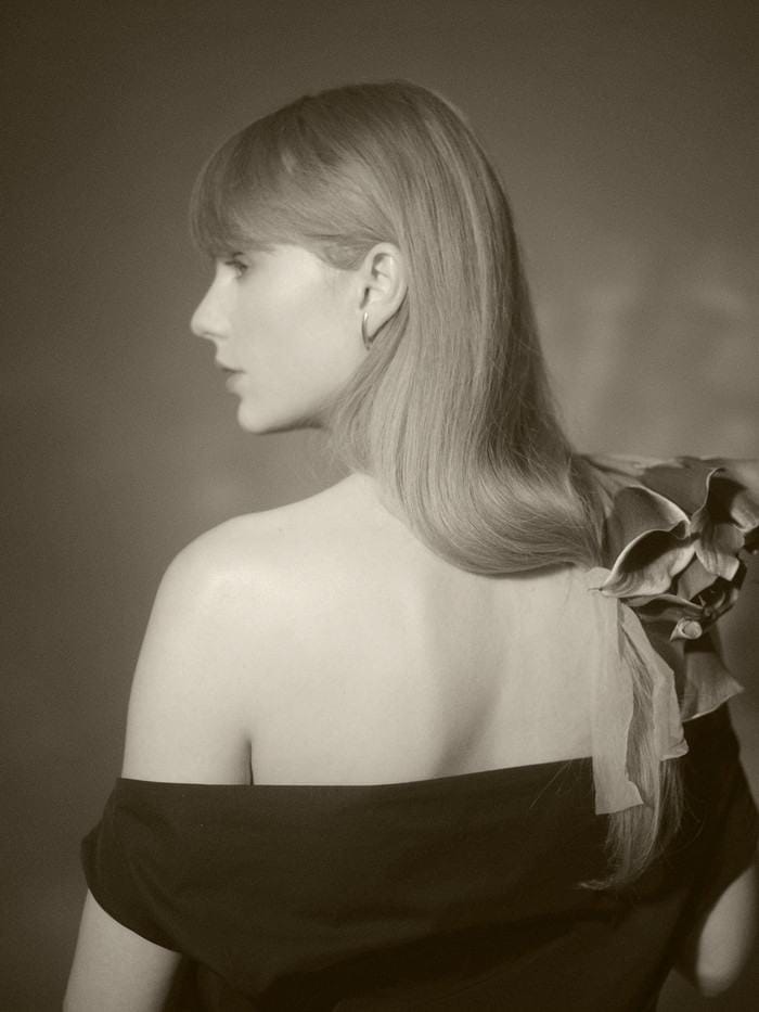 Taylor Swift bị 'xóa sổ' khỏi bức tường huyền thoại vì rời bỏ nhạc đồng quê? Ảnh 3