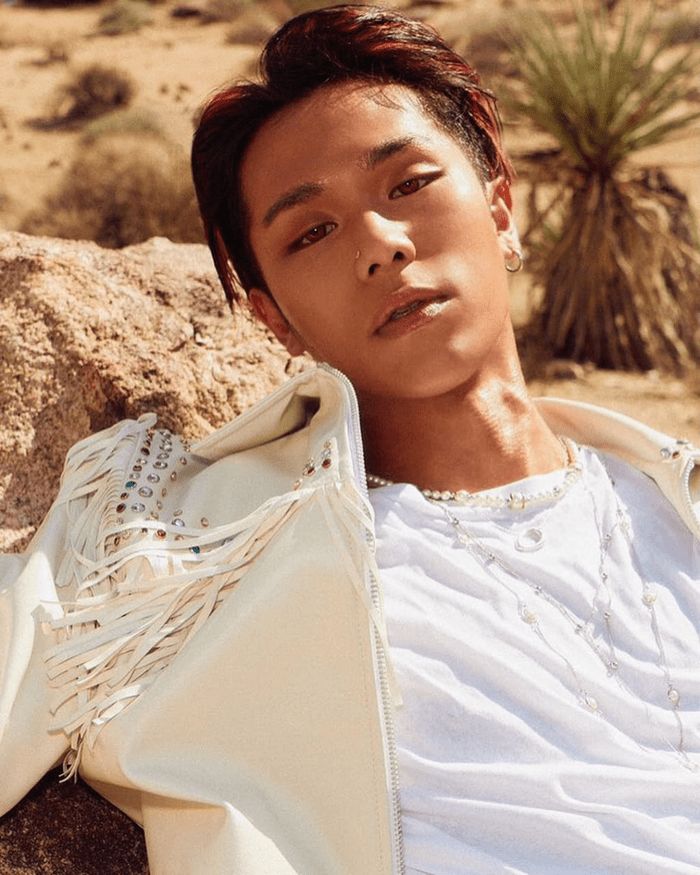 Sik-K là ngôi sao nổi tiếng của làng giải trí Hàn Quốc, từng hợp tác với nhiều tên tuổi đình đám như: Jay Park, Jeong Se Woon.