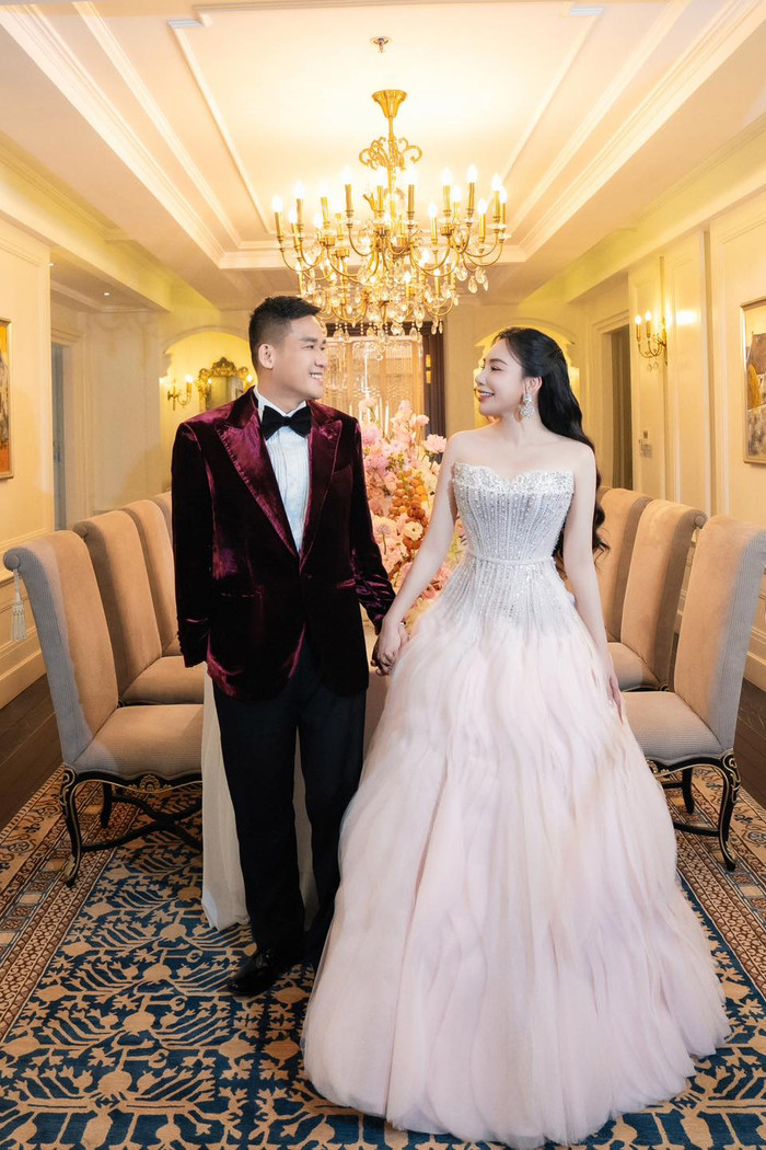 Hồ Quỳnh Hương và chồng. (Ảnh FBNV)