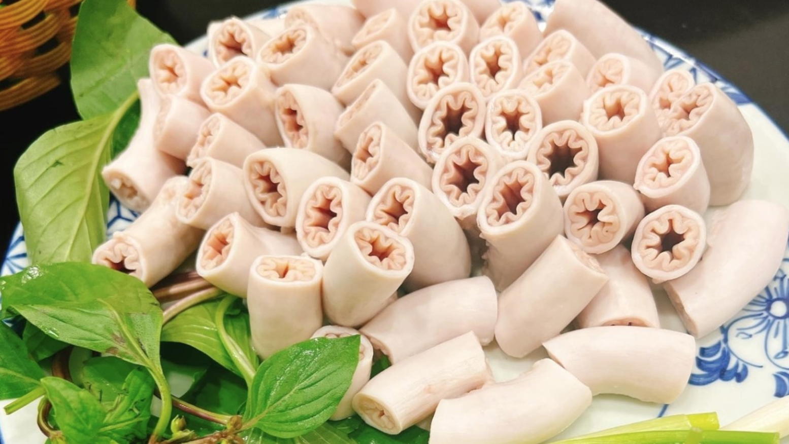 Hơn 4,5 triệu người cũng không tìm thấy lòng se điếu ở lò mổ và sự thật trớ trêu về món ăn đang hot này- Ảnh 2.