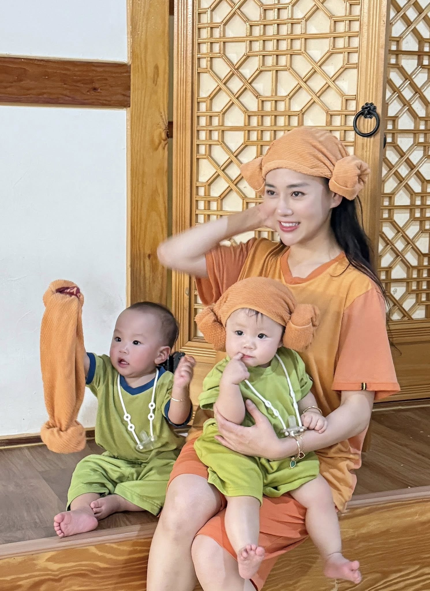 3 mẹ con Phương Oanh