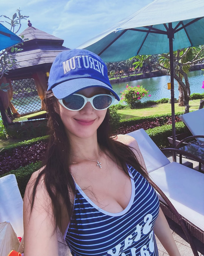 Bất ngờ trước danh tính nữ diễn viên Hàn bế bầu song thai đi du lịch Đà Nẵng Ảnh 3