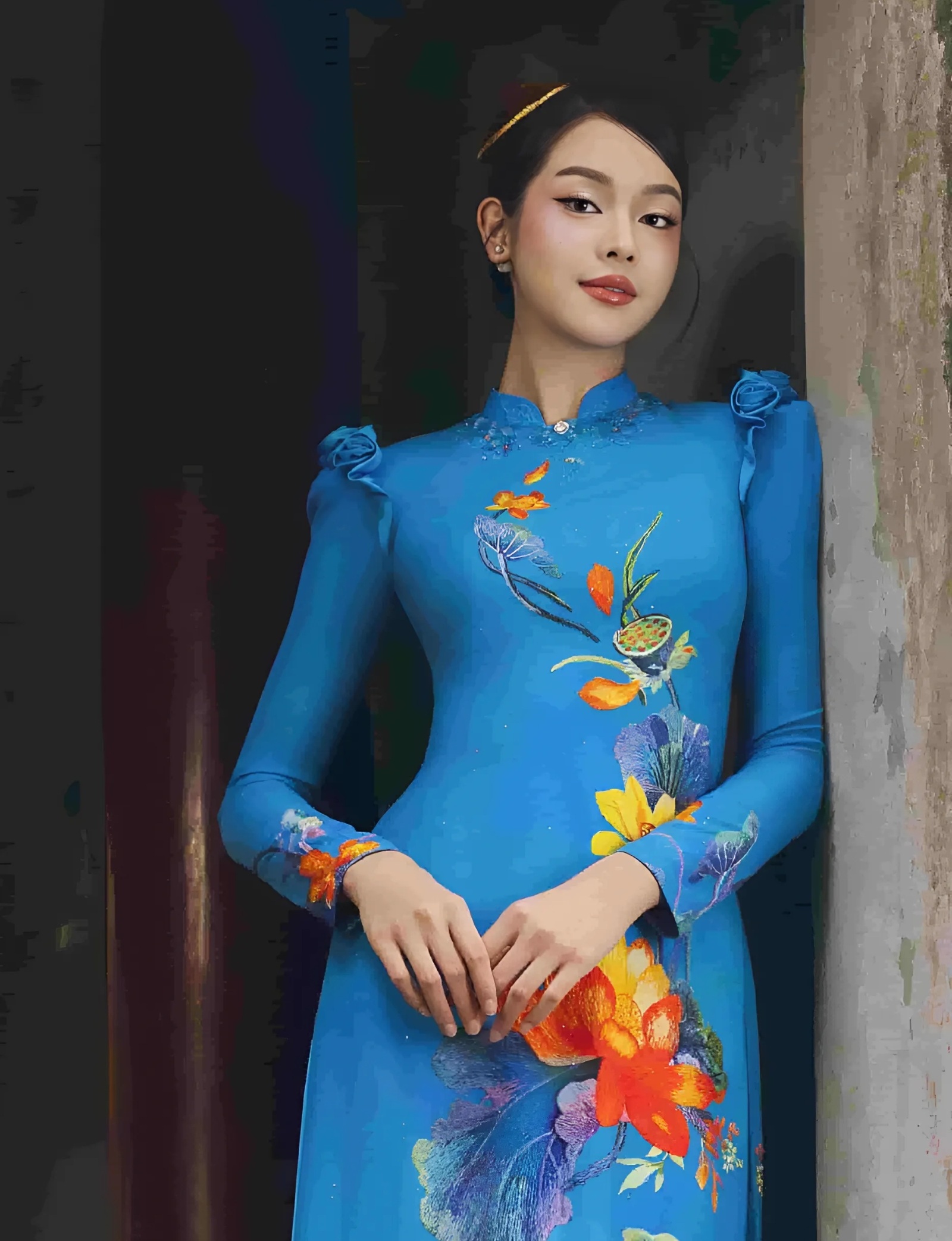 Hoa hậu Thanh Thủy khoe dáng tại loạt địa danh biểu tượng ở Hà Nội - 2