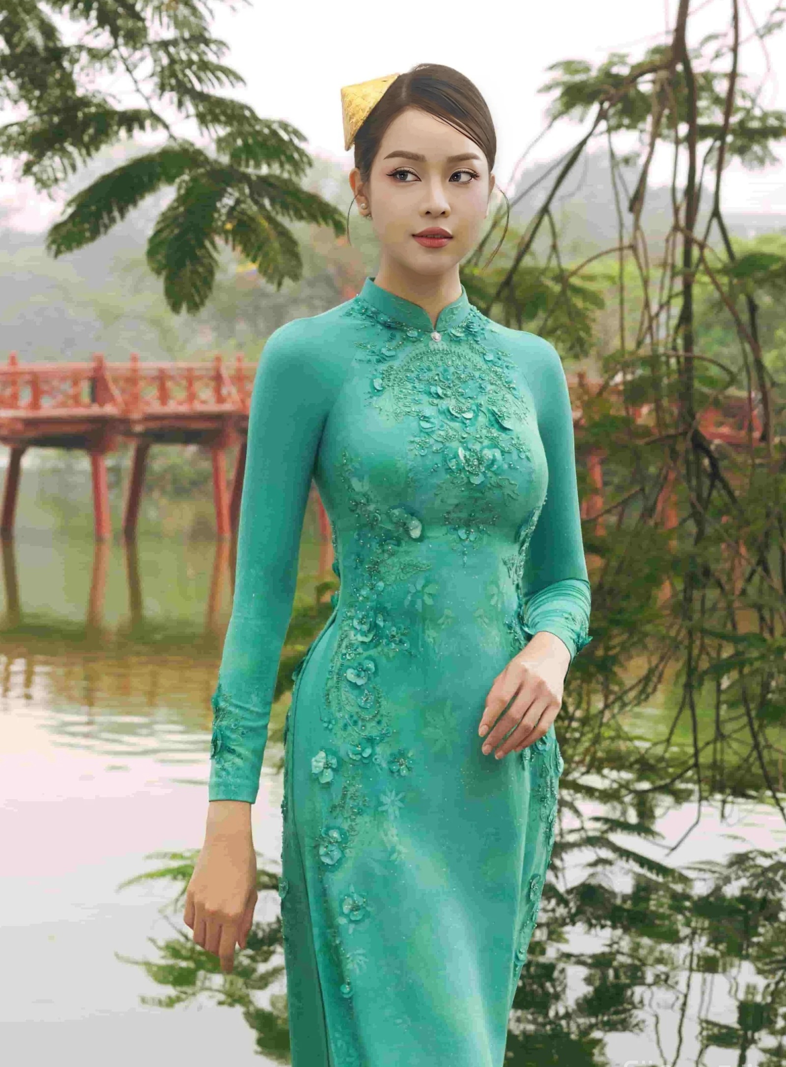 Hoa hậu Thanh Thủy khoe dáng tại loạt địa danh biểu tượng ở Hà Nội - 7